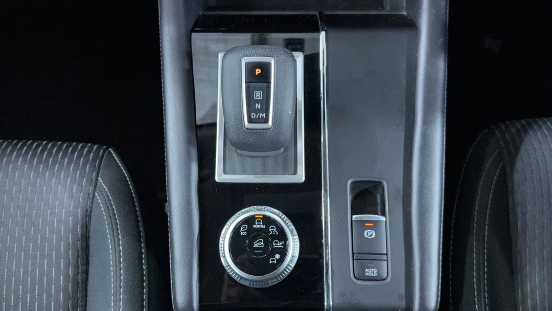 2024 Mitsubishi Outlander Es 5 Seat (2WD), Automatic, 53739 km, Gear Lever 