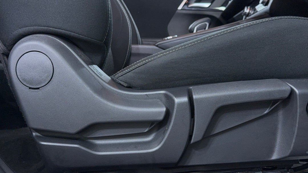 2024 Mitsubishi Outlander Es 5 Seat (2WD), Automatic, 53739 km, Drivers Side Adjustment Panel