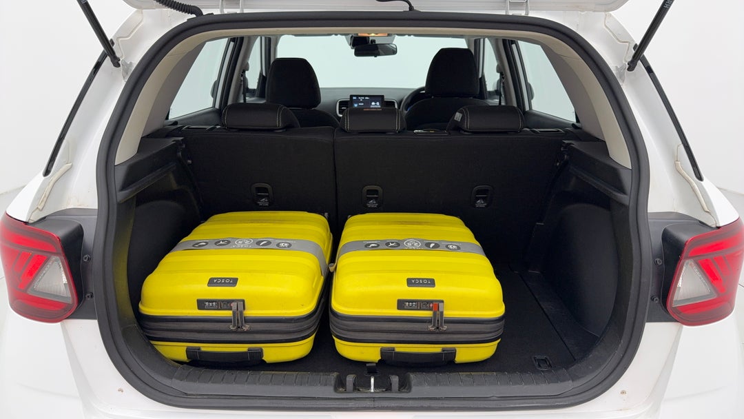 2023 Hyundai Venue Venue, Automatic, 53548 km, Boot Inside View with Luggage