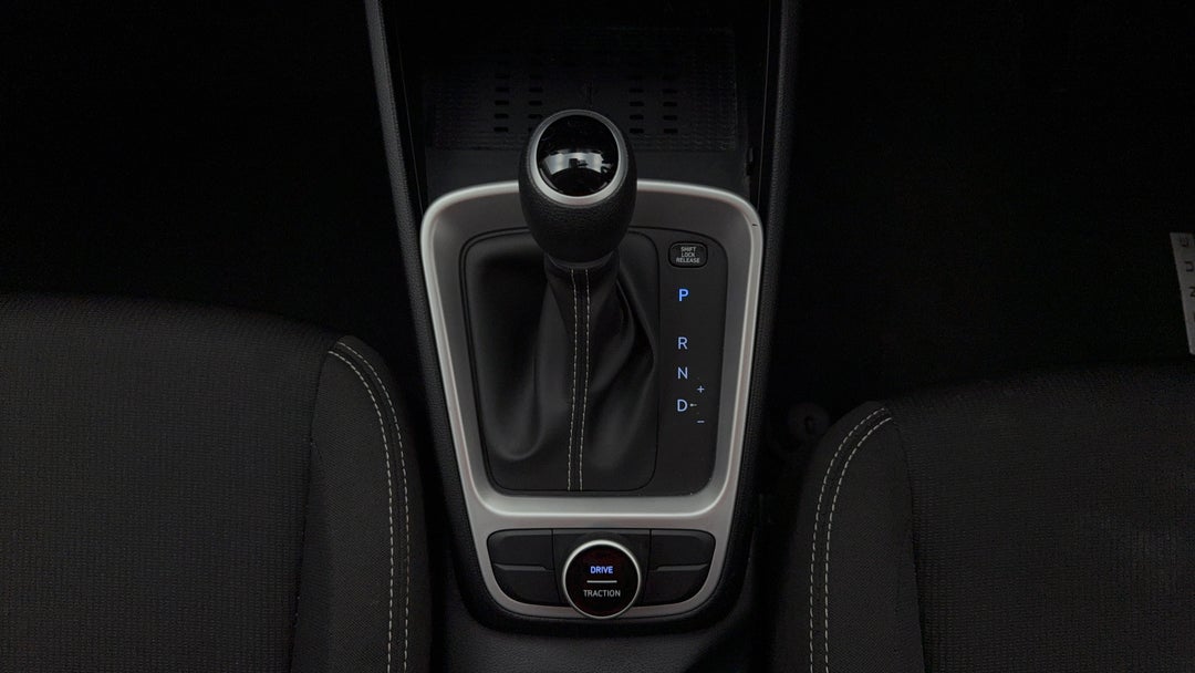 2023 Hyundai Venue Venue, Automatic, 53548 km, Gear Lever 