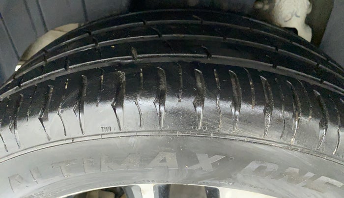 2019 Mahindra XUV300 1.2 W8 OPT, Petrol, Manual, 63,005 km, Right Rear Tyre Tread