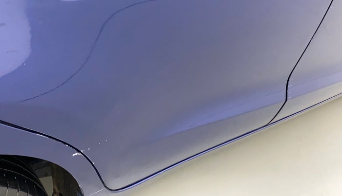 2019 Maruti Baleno ALPHA CVT PETROL 1.2, Petrol, Automatic, 40,301 km, Right rear door - Minor scratches