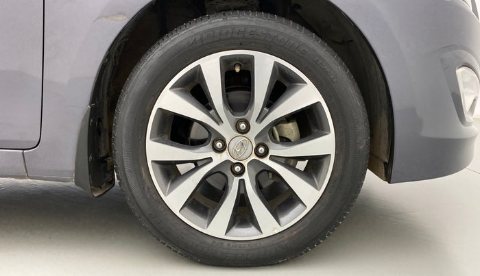 2016 Hyundai Verna FLUIDIC 1.6 SX VTVT, Petrol, Manual, 33,331 km, Right Front Wheel