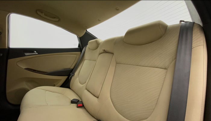 2016 Hyundai Verna FLUIDIC 1.6 SX VTVT, Petrol, Manual, 33,331 km, Right Side Rear Door Cabin