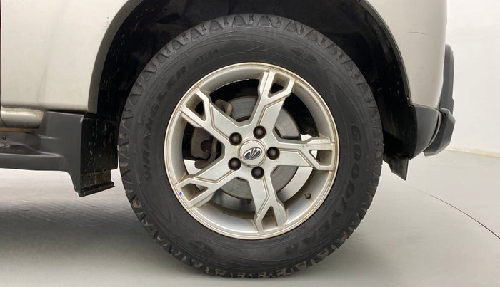 2014 Mahindra Scorpio S10, Diesel, Manual, 80,088 km, Right Front Wheel