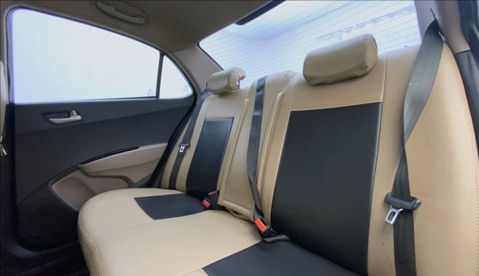 2015 Hyundai Xcent S 1.2 OPT, Petrol, Manual, 1,61,643 km, Right Side Rear Door Cabin