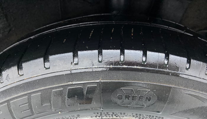 2015 Hyundai Xcent S 1.2 OPT, Petrol, Manual, 1,61,643 km, Left Front Tyre Tread