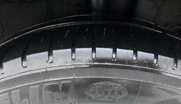 2015 Hyundai Xcent S 1.2 OPT, Petrol, Manual, 1,61,643 km, Right Rear Tyre Tread