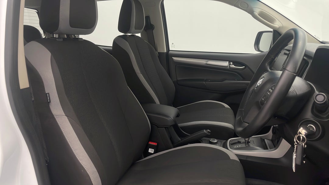 2016 Holden Colorado Ls (4x4), Automatic, 46107 km, Right Side Front Door Cabin View