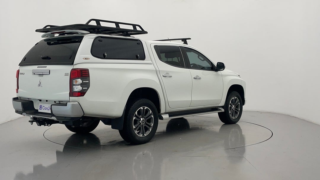 Right Back Diagonal (45- Degree) View