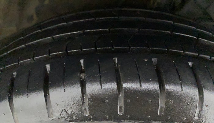 2019 Maruti Baleno ZETA PETROL 1.2, Petrol, Manual, 6,757 km, Right Front Tyre Tread