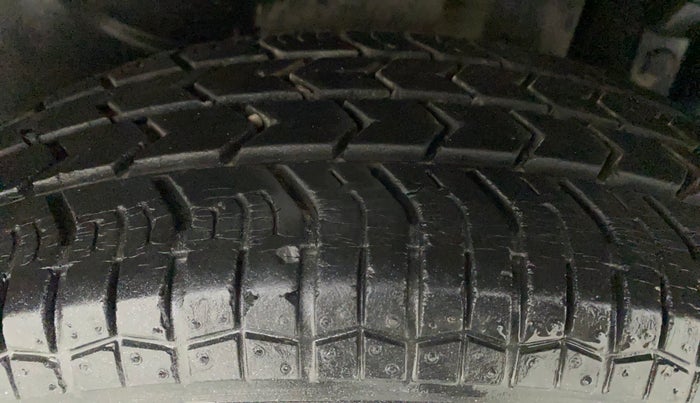 2014 Maruti Swift Dzire VXI, Petrol, Manual, 23,373 km, Left Rear Tyre Tread