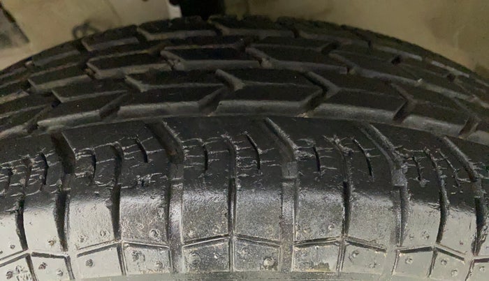 2014 Maruti Swift Dzire VXI, Petrol, Manual, 23,373 km, Left Front Tyre Tread