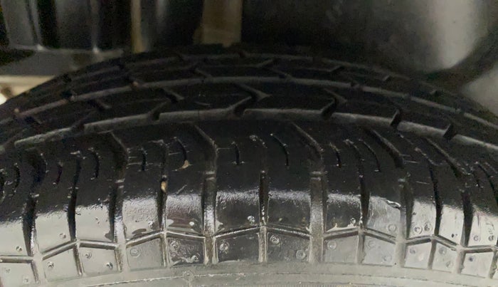 2014 Maruti Swift Dzire VXI, Petrol, Manual, 23,373 km, Right Rear Tyre Tread