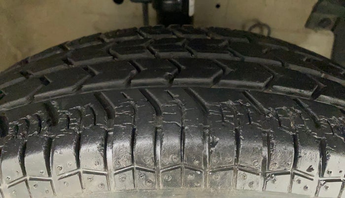 2014 Maruti Swift Dzire VXI, Petrol, Manual, 23,373 km, Right Front Tyre Tread