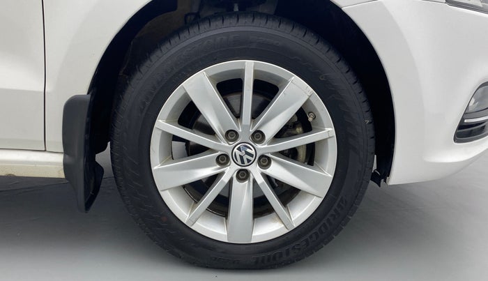 2017 Volkswagen Polo HIGHLINE1.5L DIESEL, Diesel, Manual, 52,973 km, Right Front Wheel