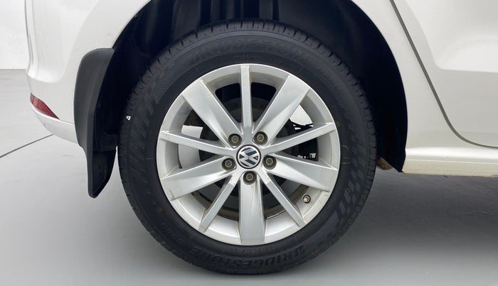 2017 Volkswagen Polo HIGHLINE1.5L DIESEL, Diesel, Manual, 52,973 km, Right Rear Wheel