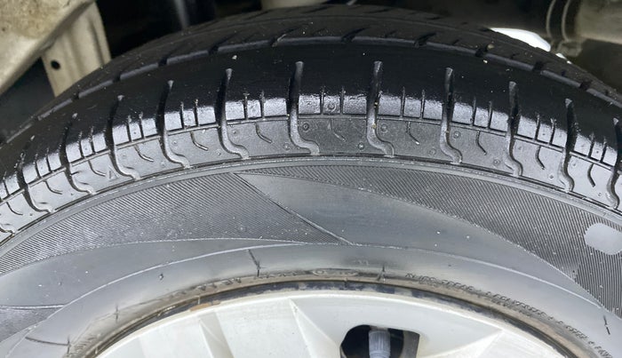 2018 Maruti Alto 800 LXI, Petrol, Manual, 15,119 km, Left Rear Tyre Tread