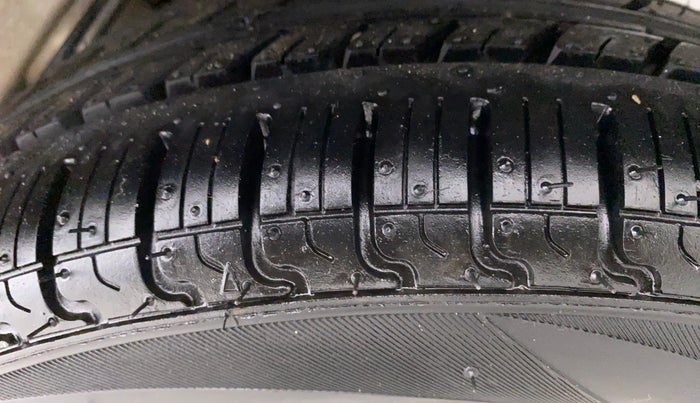 2009 Maruti Zen Estilo VXI, Petrol, Manual, 44,859 km, Left Rear Tyre Tread
