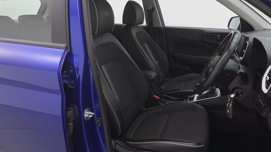 2021 Hyundai Venue Active, Automatic, 36251 km, Right Side Front Door Cabin View