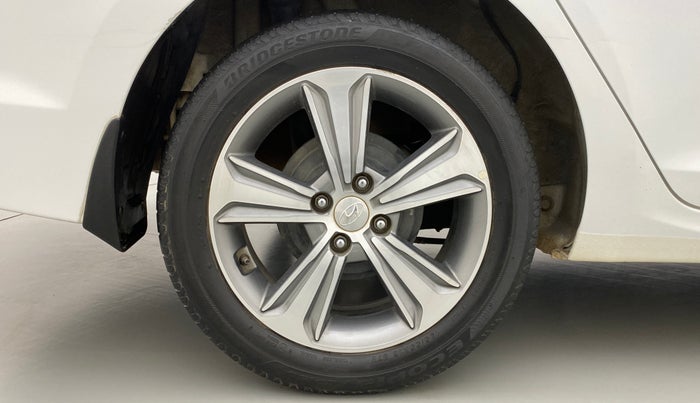 2019 Hyundai Verna 1.6 SX VTVT AT (O), Petrol, Automatic, 45,066 km, Right Rear Wheel