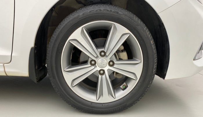 2019 Hyundai Verna 1.6 SX VTVT AT (O), Petrol, Automatic, 45,066 km, Right Front Wheel