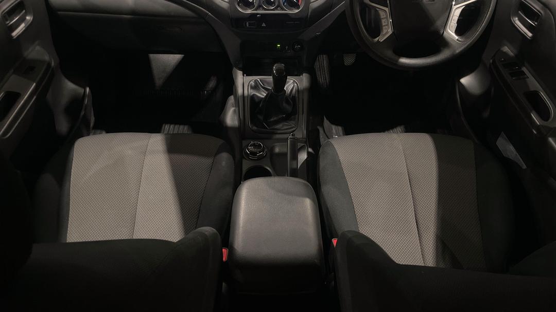 2019 Mitsubishi Triton Glx (4x4), Manual, 128071 km, Center Console