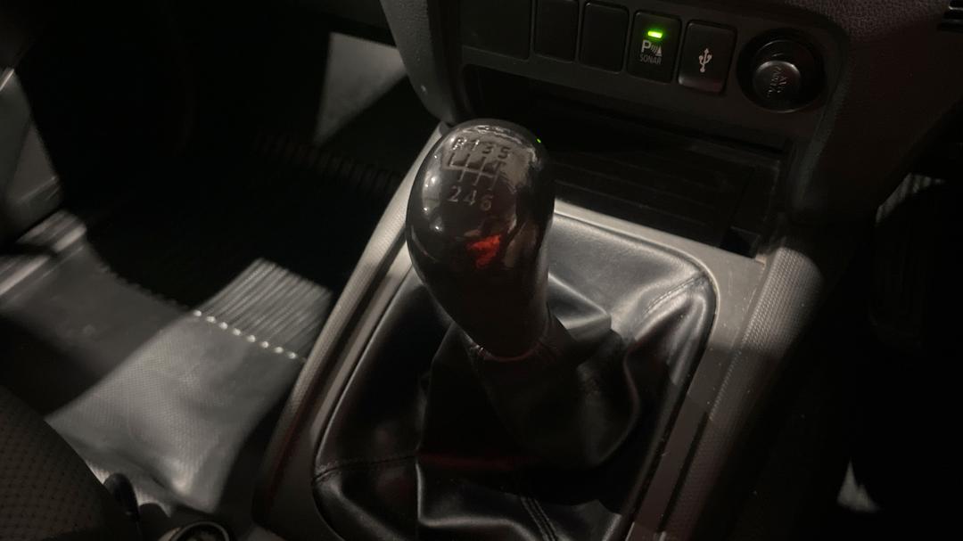 2019 Mitsubishi Triton Glx (4x4), Manual, 128071 km, Gear Lever 