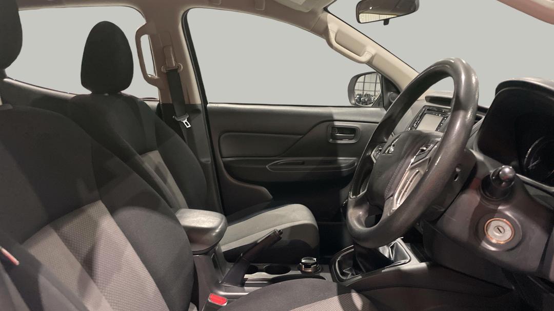 2019 Mitsubishi Triton Glx (4x4), Manual, 128071 km, Right Side Front Door Cabin View