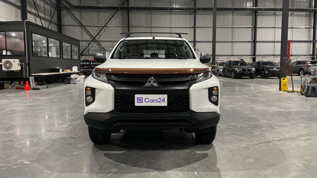 2019 Mitsubishi Triton Glx (4x4), Manual, 128071 km, Front View