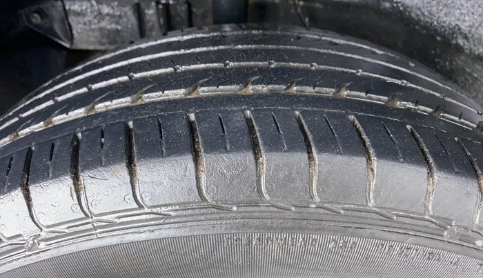 2018 Tata NEXON XM 1.2, Petrol, Manual, 22,830 km, Right Rear Tyre Tread