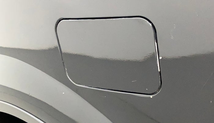 2016 Mahindra XUV500 W6, Diesel, Manual, 63,979 km, Left quarter panel - Minor scratches