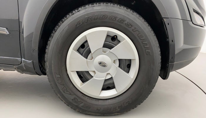 2016 Mahindra XUV500 W6, Diesel, Manual, 63,979 km, Right Front Wheel