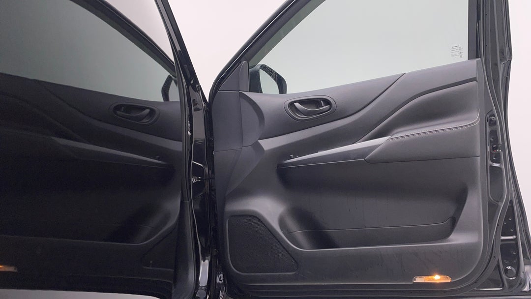 2023 Nissan Navara Pro-4x (4x4), Automatic, 14481 km, Speaker View