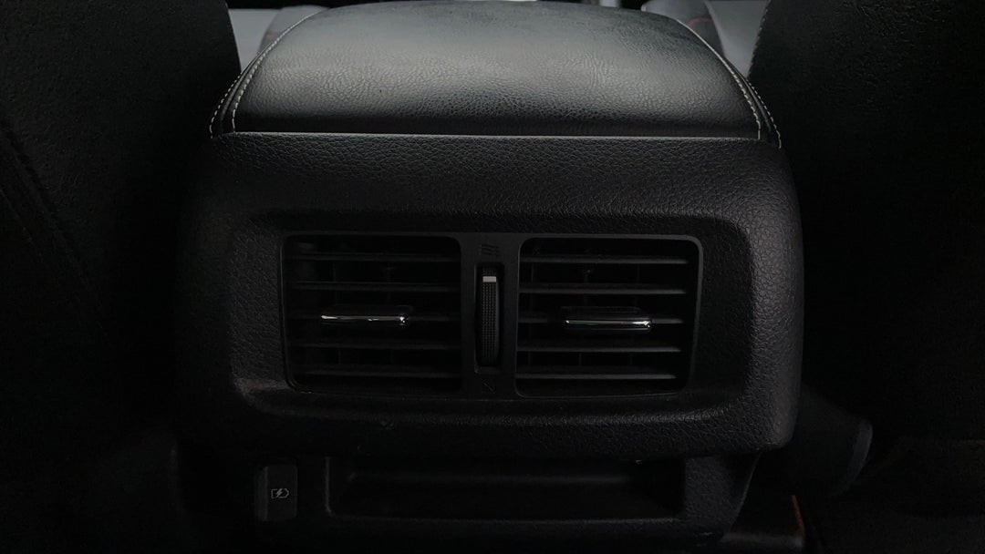 2023 Nissan Navara Pro-4x (4x4), Automatic, 14481 km, Rear A/C Vent