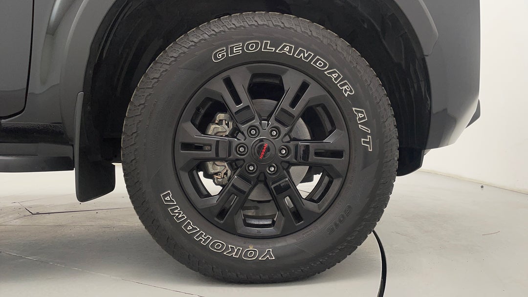 2023 Nissan Navara Pro-4x (4x4), Automatic, 14481 km, Right Front Wheel