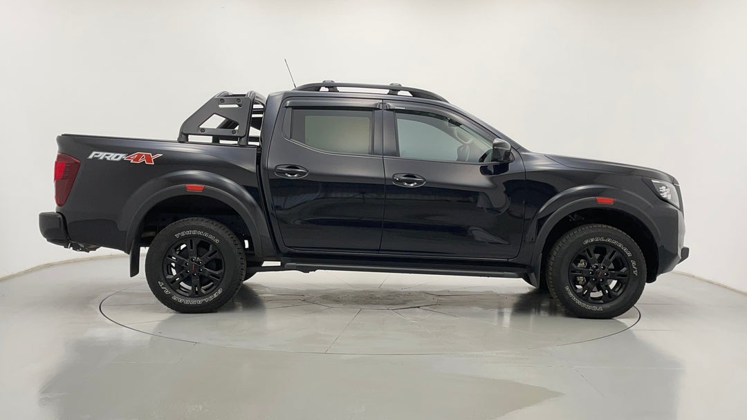 2023 Nissan Navara Pro-4x (4x4), Automatic, 14481 km, Right Side View