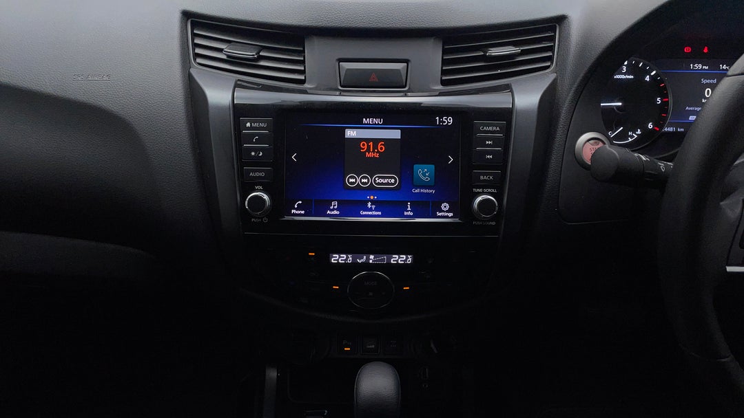 2023 Nissan Navara Pro-4x (4x4), Automatic, 14481 km, Center Console