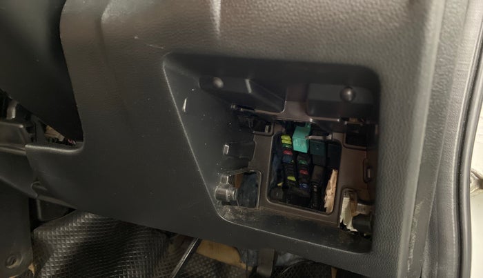 2017 Honda City V CVT, Petrol, Automatic, 96,184 km, Dashboard - Fuse box cover missing