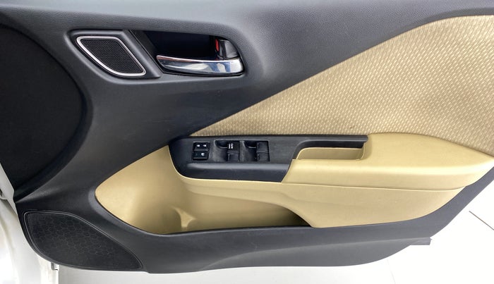 2017 Honda City V CVT, Petrol, Automatic, 96,184 km, Driver Side Door Panels Control