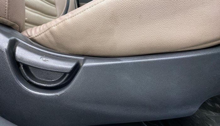 2017 Hyundai Grand i10 SPORTS 1.2 VTVT, Petrol, Manual, 26,693 km, Driver Side Adjustment Panel