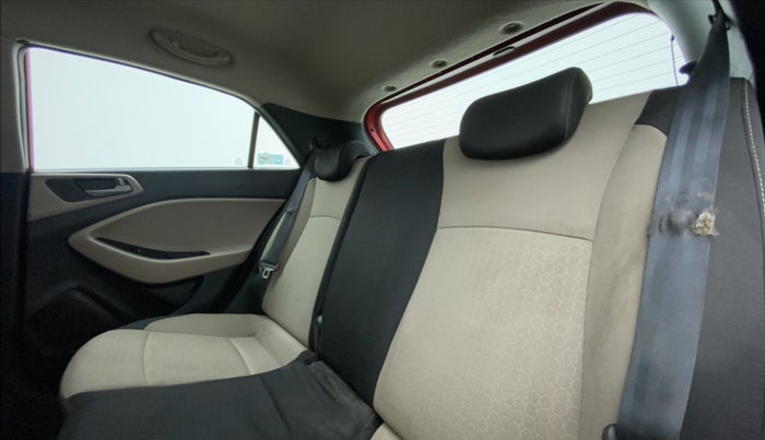 2014 Hyundai Elite i20 ASTA 1.2, CNG, Manual, 1,07,493 km, Right Side Rear Door Cabin