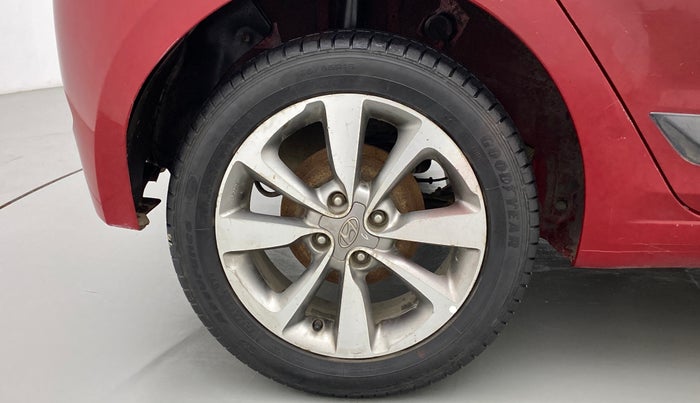 2014 Hyundai Elite i20 ASTA 1.2, CNG, Manual, 1,07,493 km, Right Rear Wheel