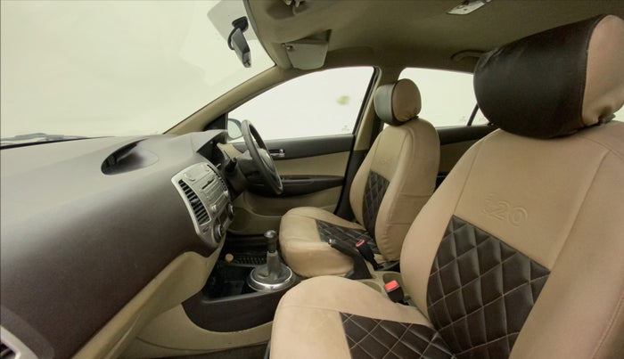2011 Hyundai i20 MAGNA (O) 1.2, Petrol, Manual, 41,393 km, Right Side Front Door Cabin
