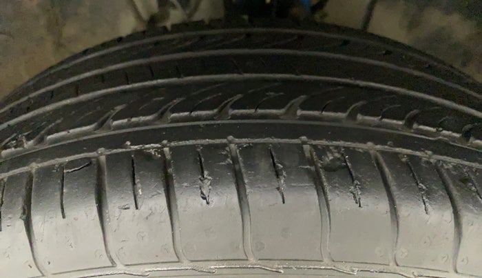 2020 Hyundai VENUE S 1.2, Petrol, Manual, 15,694 km, Right Front Tyre Tread