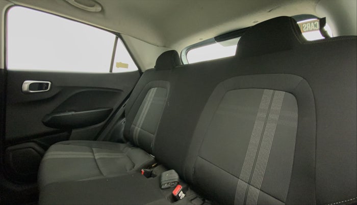 2020 Hyundai VENUE S 1.2, Petrol, Manual, 15,694 km, Right Side Rear Door Cabin