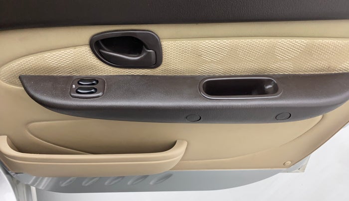 2011 Hyundai Santro Xing GLS, Petrol, Manual, 43,881 km, Driver Side Door Panels Control
