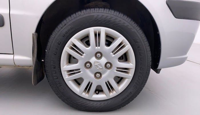 2011 Hyundai Santro Xing GLS, Petrol, Manual, 43,881 km, Right Front Wheel