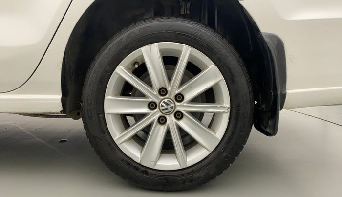 2016 Volkswagen Vento HIGHLINE PETROL AT, Petrol, Automatic, 73,736 km, Left Rear Wheel