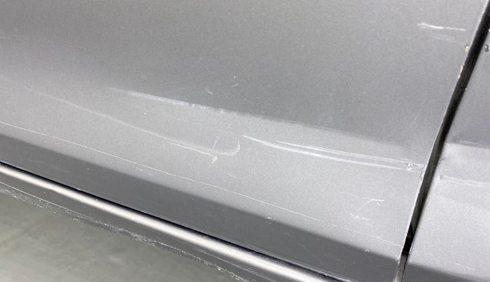 2014 Maruti Swift VXI, Petrol, Manual, 46,247 km, Front passenger door - Minor scratches